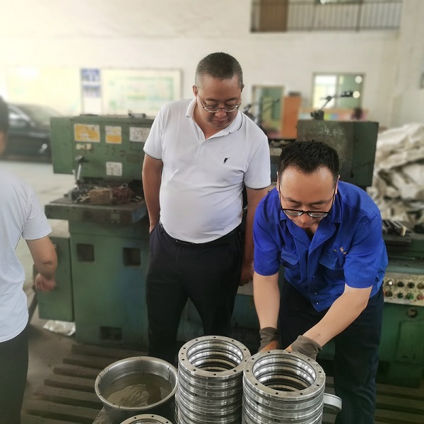 洛陽理工學院智能制造學院到我廠參觀學習